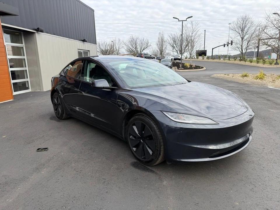 2024 Tesla Model 3 - Image 3 of 14
