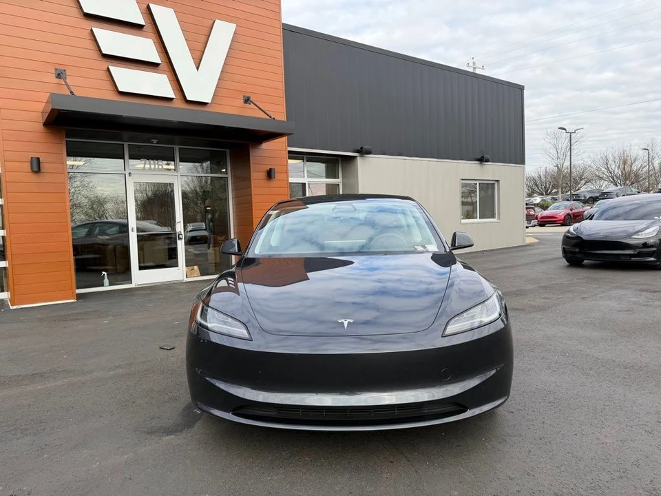 2024 Tesla Model 3 - Image 2 of 14