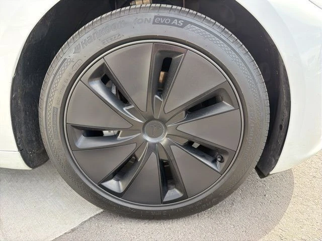 2024 Tesla Model 3 - Image 10 of 21