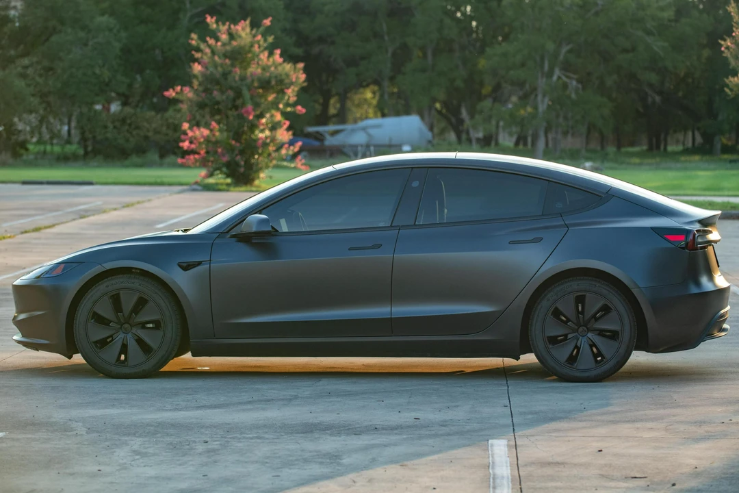 2024 Tesla Model 3 - Image 3 of 31