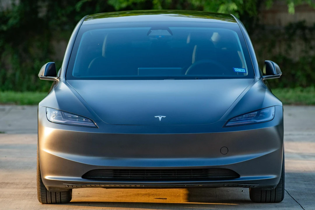 2024 Tesla Model 3 - Image 2 of 31