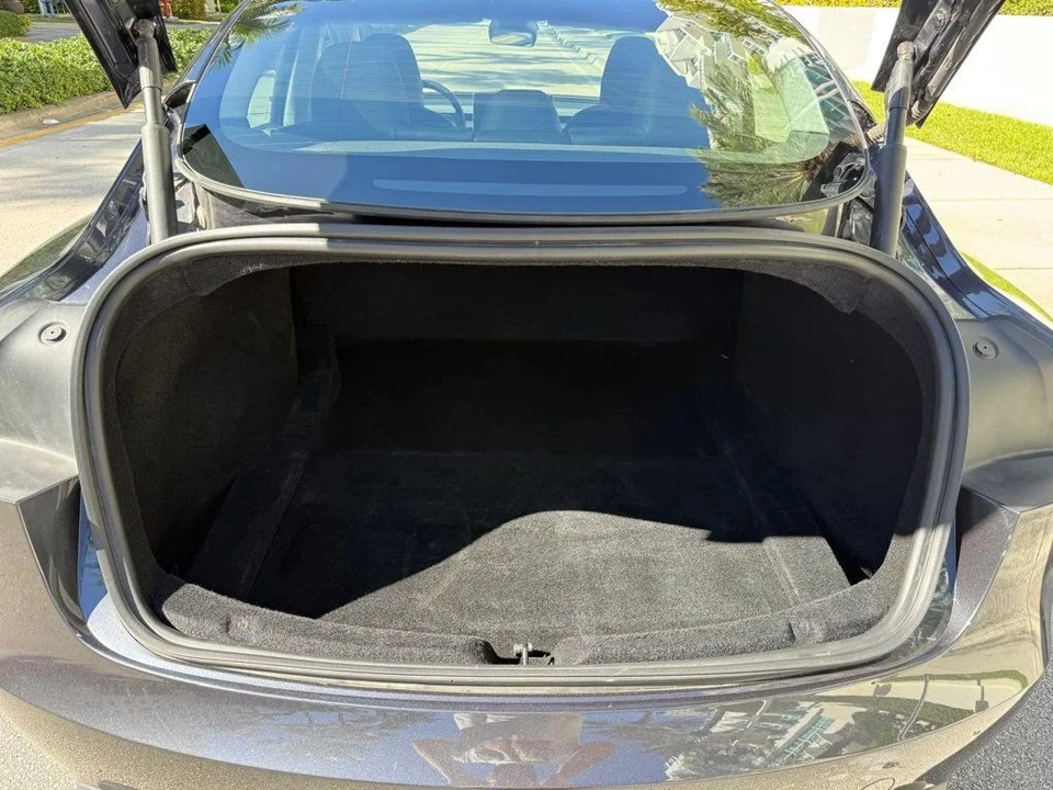 2024 Tesla Model 3 - Image 10 of 12