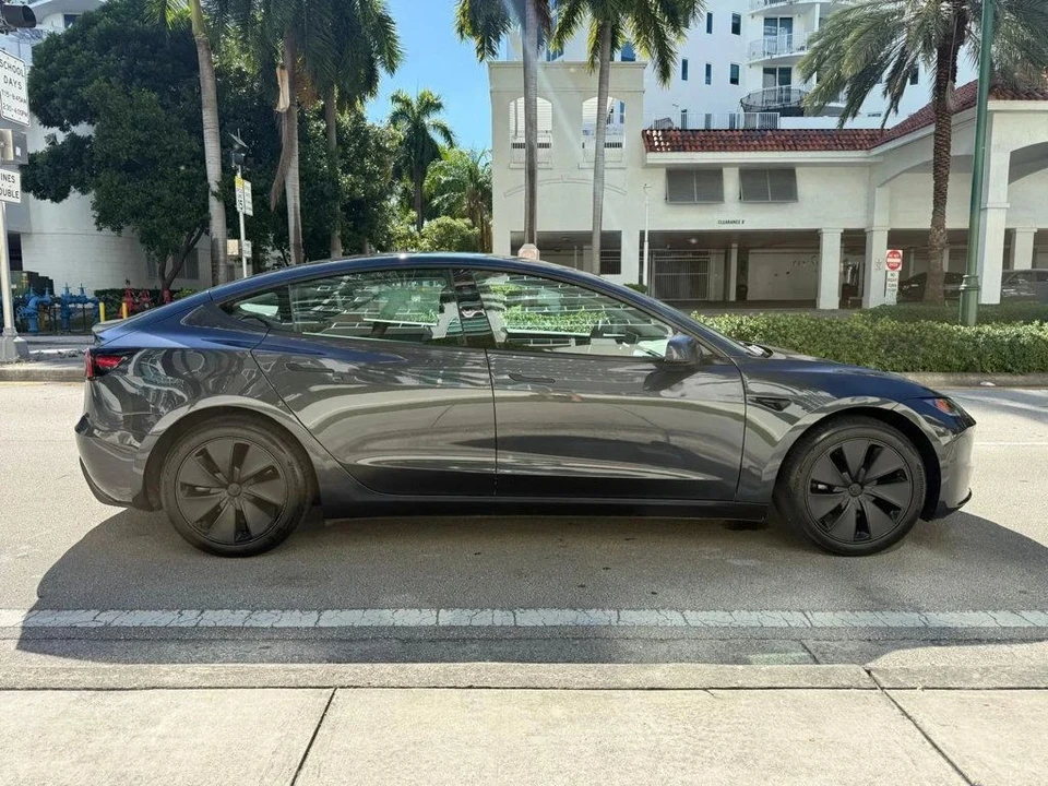 2024 Tesla Model 3 - Image 8 of 12