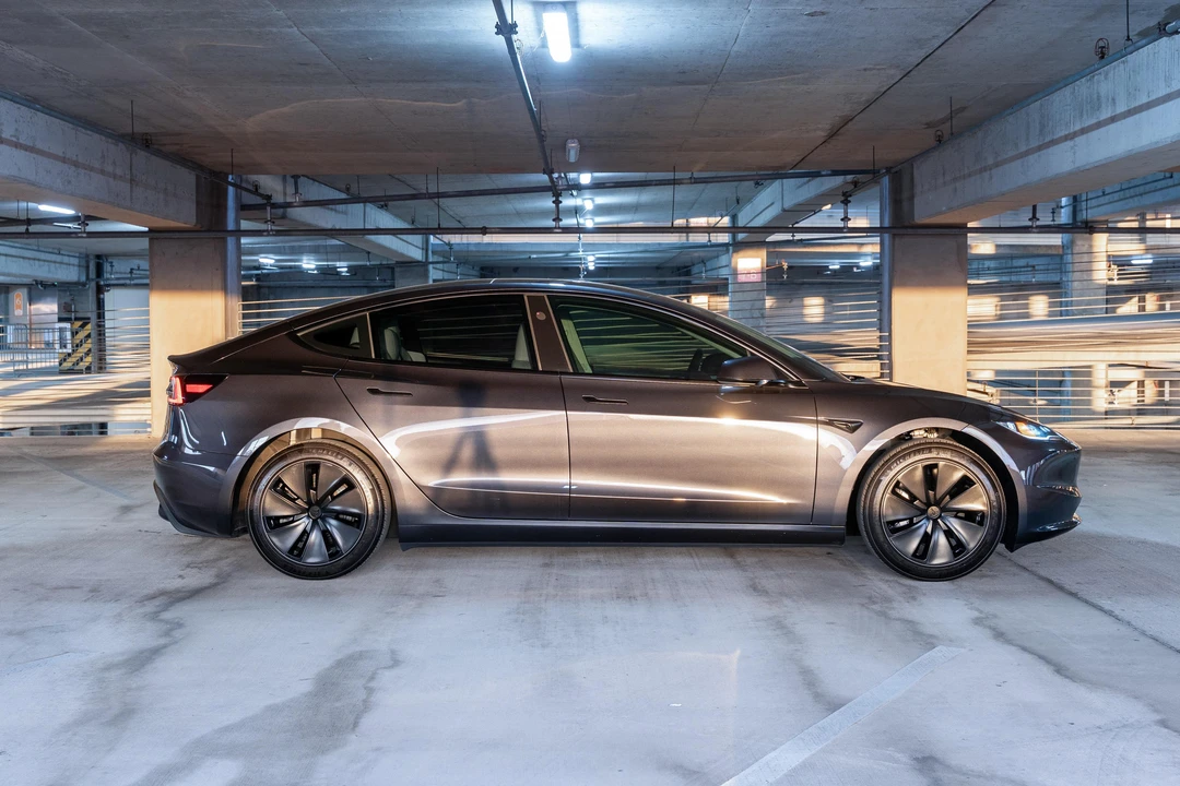 2024 Tesla Model 3 - Image 3 of 31