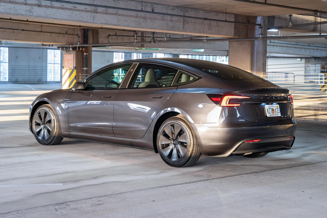 2024 Tesla Model 3 - Image 8 of 31