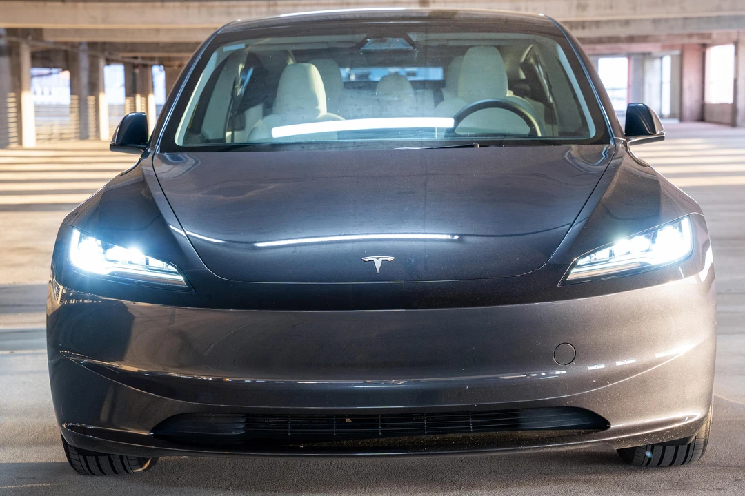 2024 Tesla Model 3 - Image 6 of 31