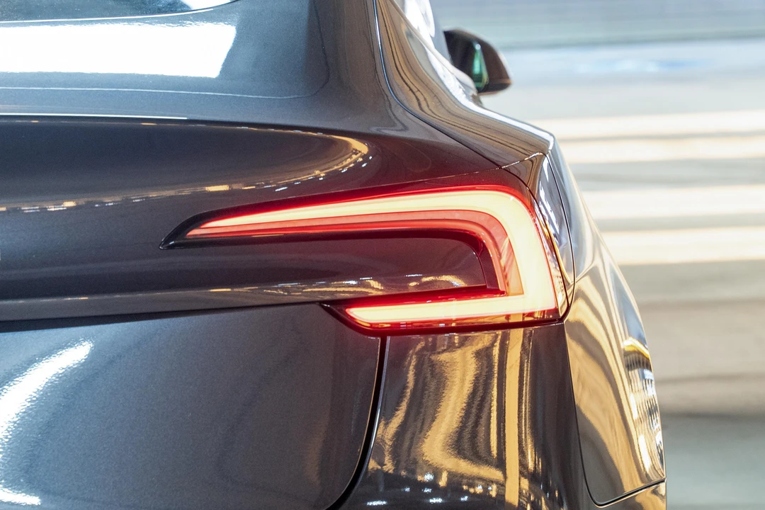 2024 Tesla Model 3 - Image 16 of 31