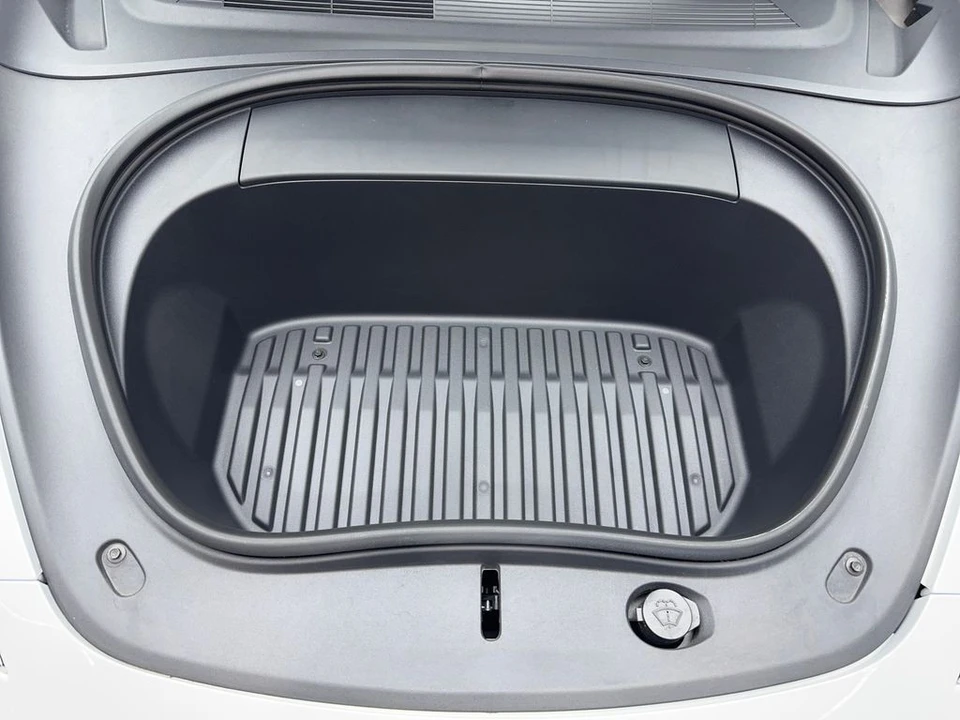 2024 Tesla Model 3 - Image 9 of 21