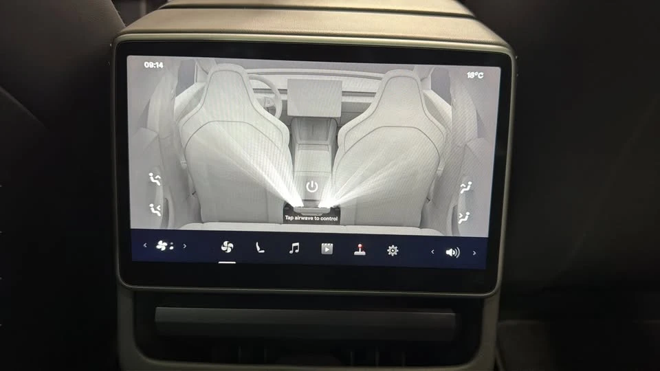 2024 Tesla Model 3 Performance - Image 18 of 20