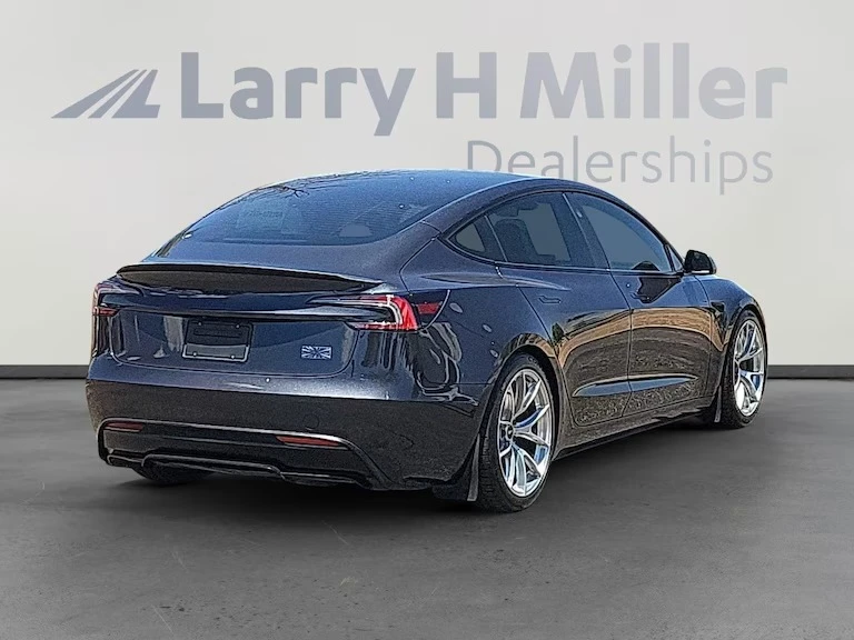 2024 Tesla Model 3 Performance - Image 5 of 16