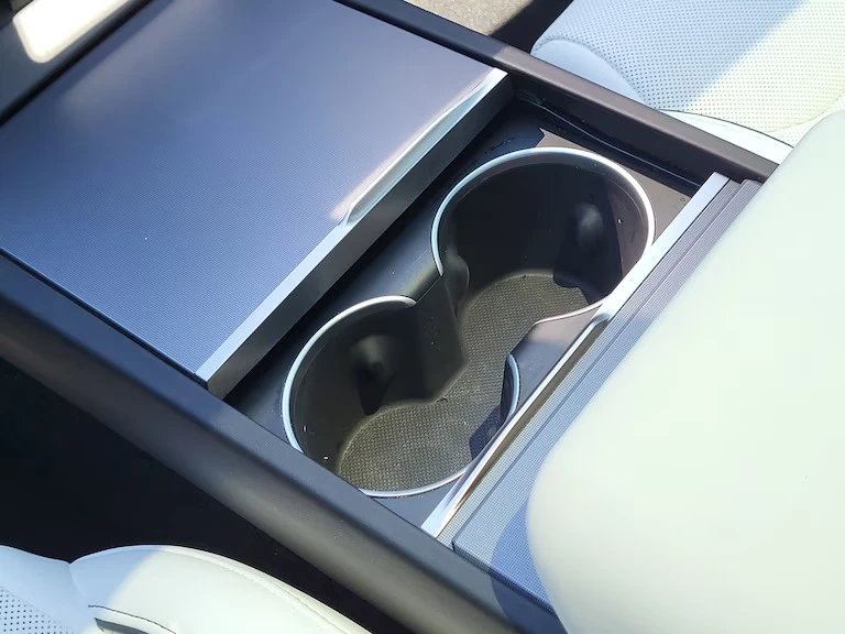 2024 Tesla Model 3 Performance - Image 9 of 16