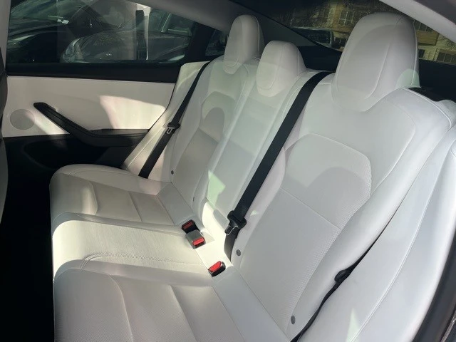 2024 Tesla Model 3 Performance - Image 17 of 21