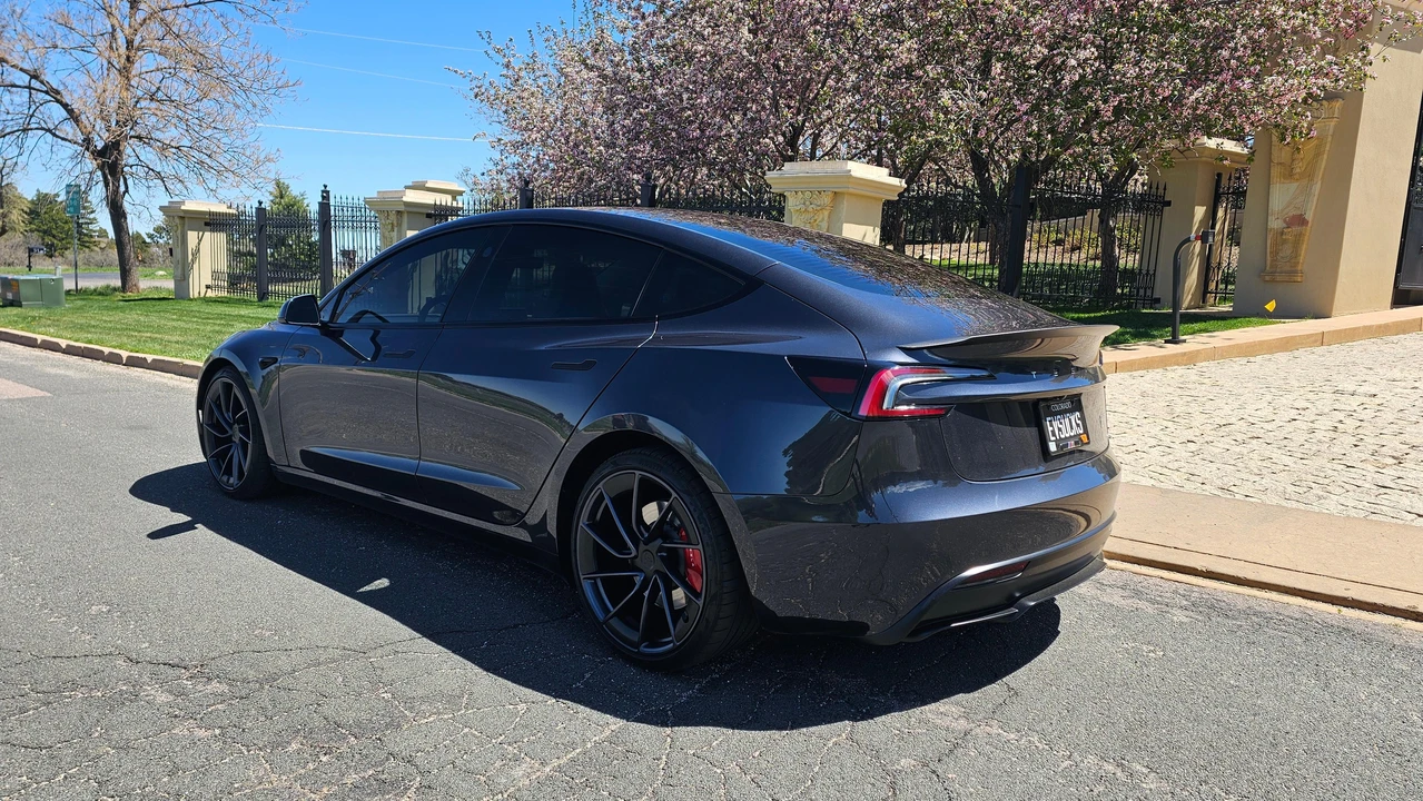 2024 Tesla Model 3 Performance - Image 17 of 31