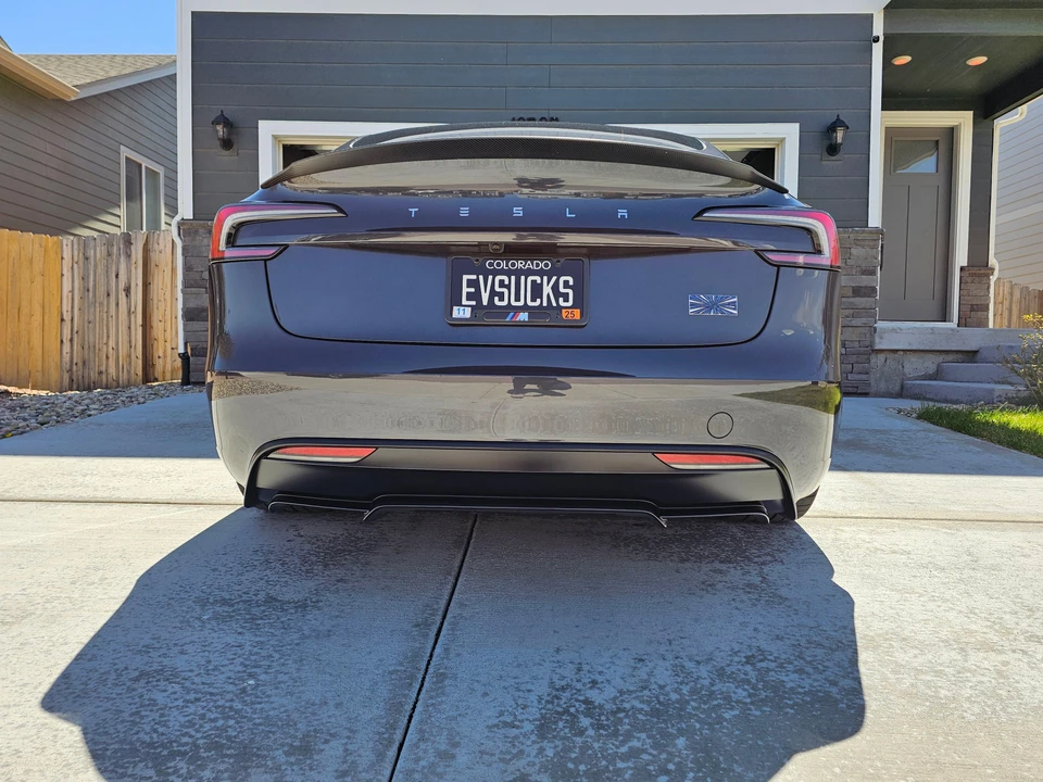 2024 Tesla Model 3 Performance - Image 23 of 31