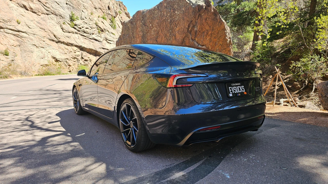 2024 Tesla Model 3 Performance - Image 19 of 31