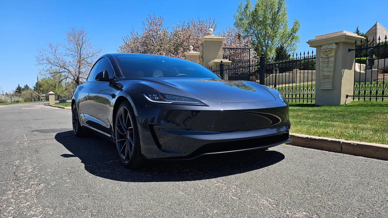 2024 Tesla Model 3 Performance - Image 30 of 31