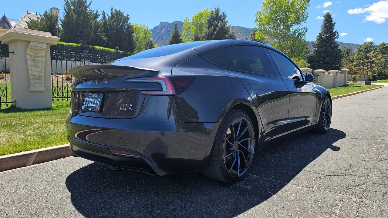 2024 Tesla Model 3 Performance - Image 25 of 31
