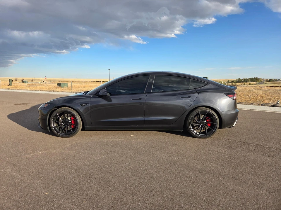 2024 Tesla Model 3 Performance - Image 12 of 31