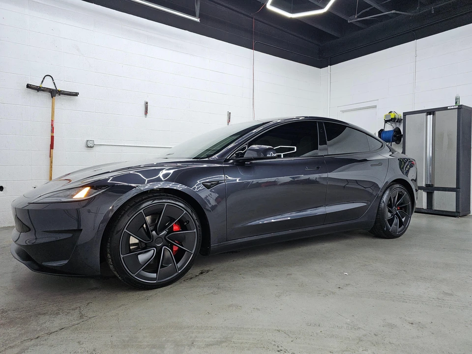 2024 Tesla Model 3 Performance - Image 11 of 31