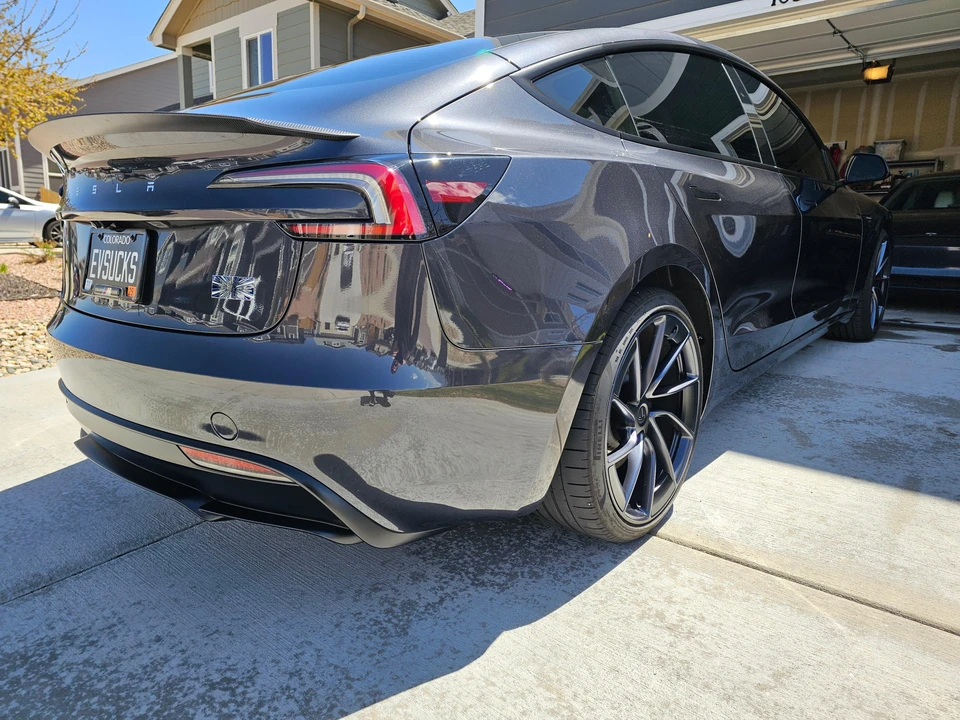 2024 Tesla Model 3 Performance - Image 24 of 31