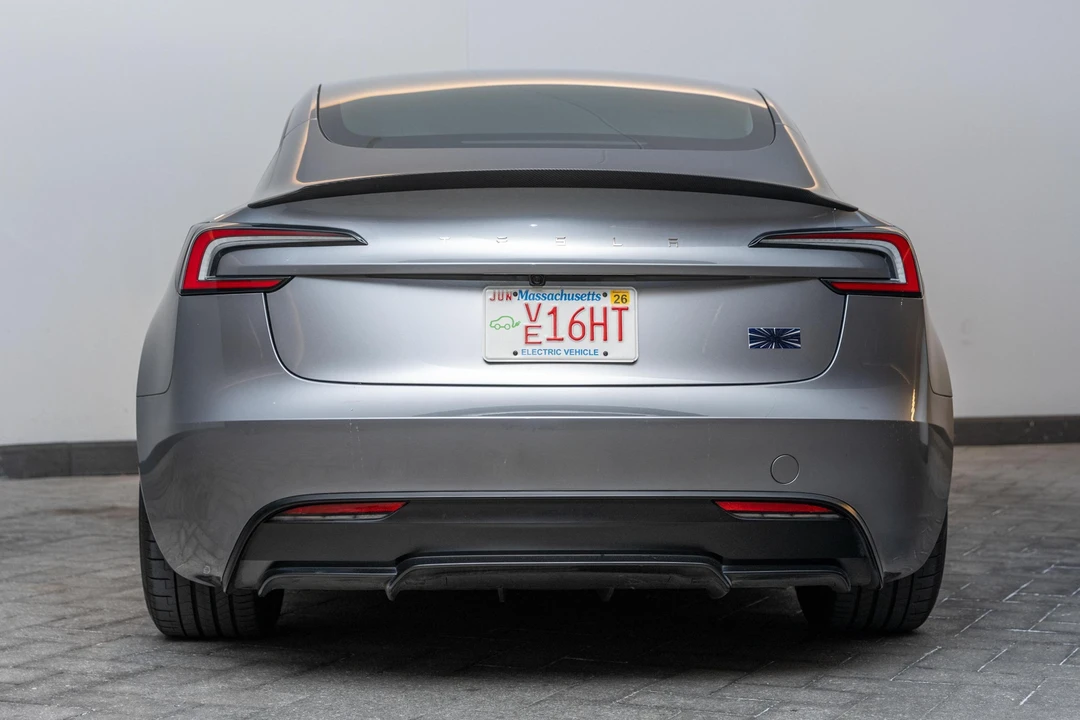 2024 Tesla Model 3 Performance - Image 5 of 31
