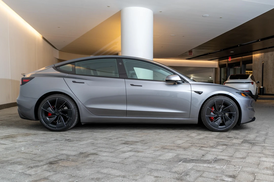 2024 Tesla Model 3 Performance - Image 9 of 31