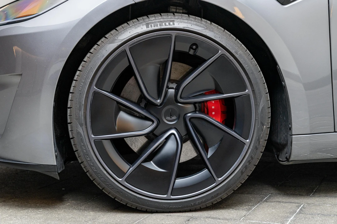 2024 Tesla Model 3 Performance - Image 28 of 31