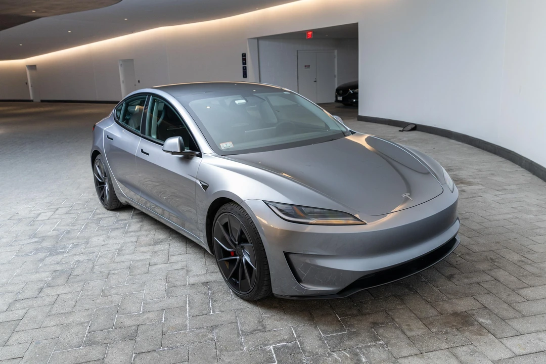 2024 Tesla Model 3 Performance - Image 10 of 31