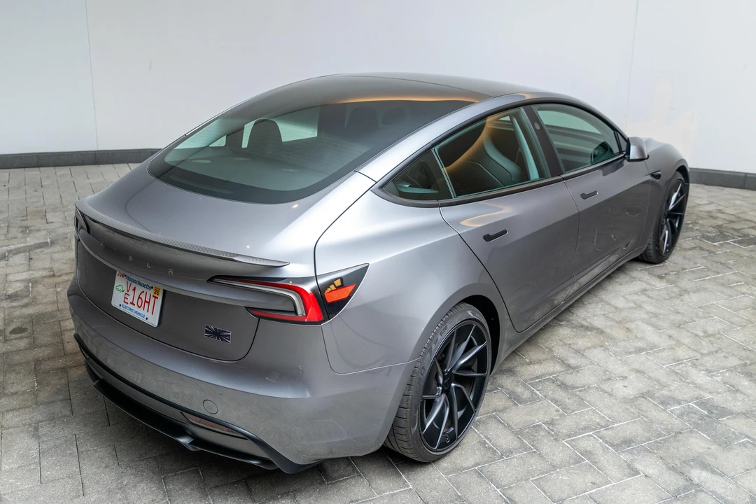 2024 Tesla Model 3 Performance - Image 8 of 31