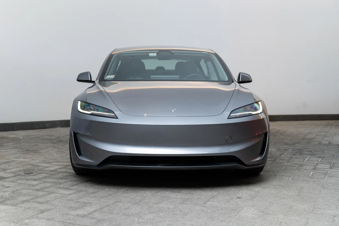 2024 Tesla Model 3 Performance - Image 6 of 31