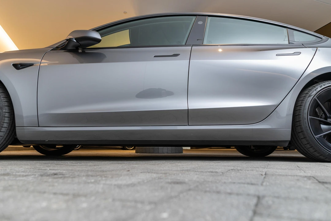 2024 Tesla Model 3 Performance - Image 17 of 31