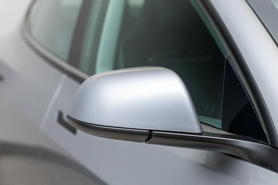 2024 Tesla Model 3 Performance - Image 24 of 31