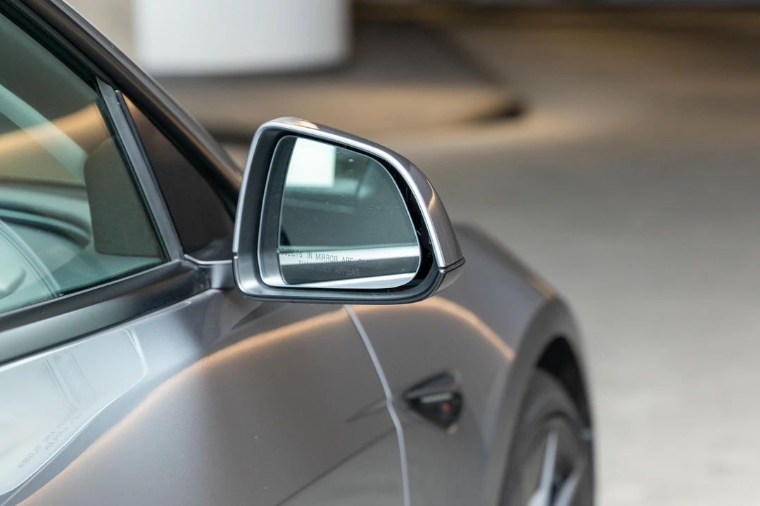 2024 Tesla Model 3 Performance - Image 23 of 31