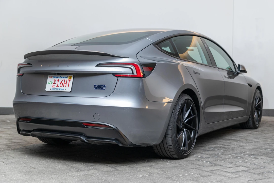 2024 Tesla Model 3 Performance - Image 4 of 31