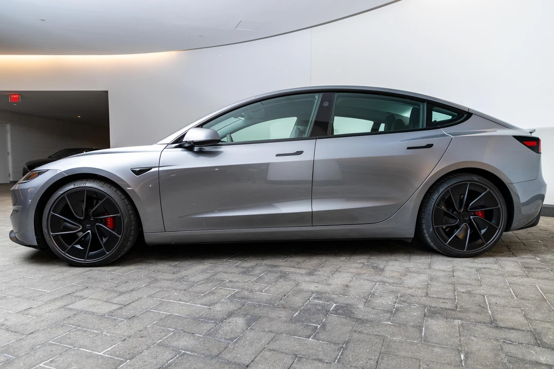 2024 Tesla Model 3 Performance - Image 3 of 31