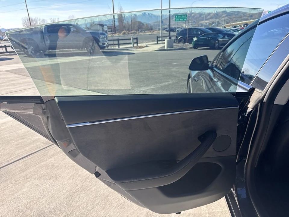 2024 Tesla Model 3 Performance - Image 14 of 21
