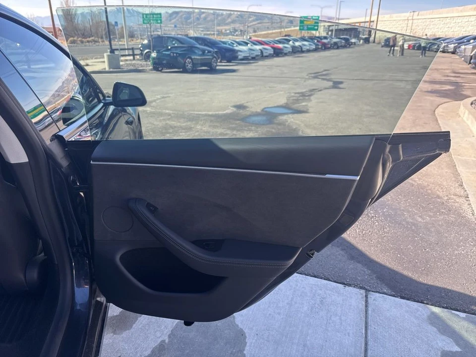 2024 Tesla Model 3 Performance - Image 18 of 21