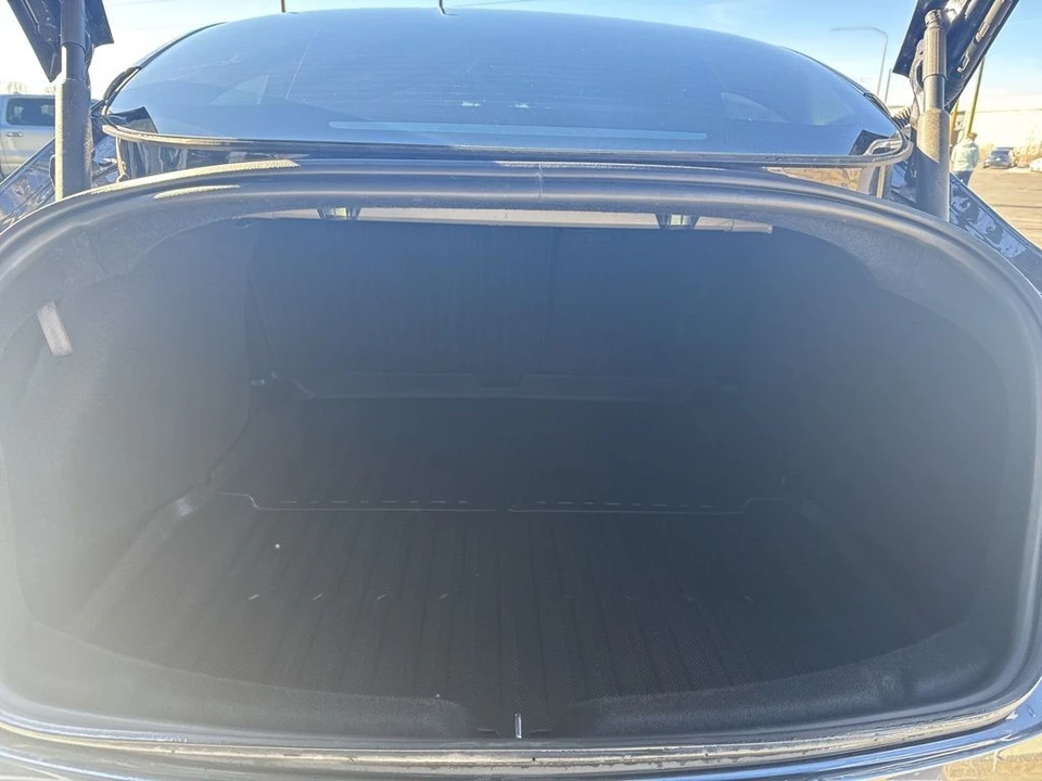 2024 Tesla Model 3 Performance - Image 17 of 21
