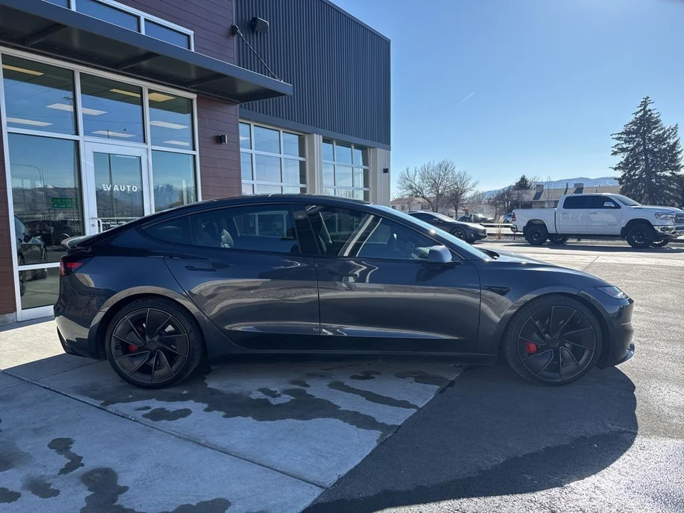 2024 Tesla Model 3 Performance - Image 9 of 21