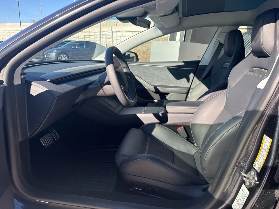 2024 Tesla Model 3 Performance - Image 13 of 21