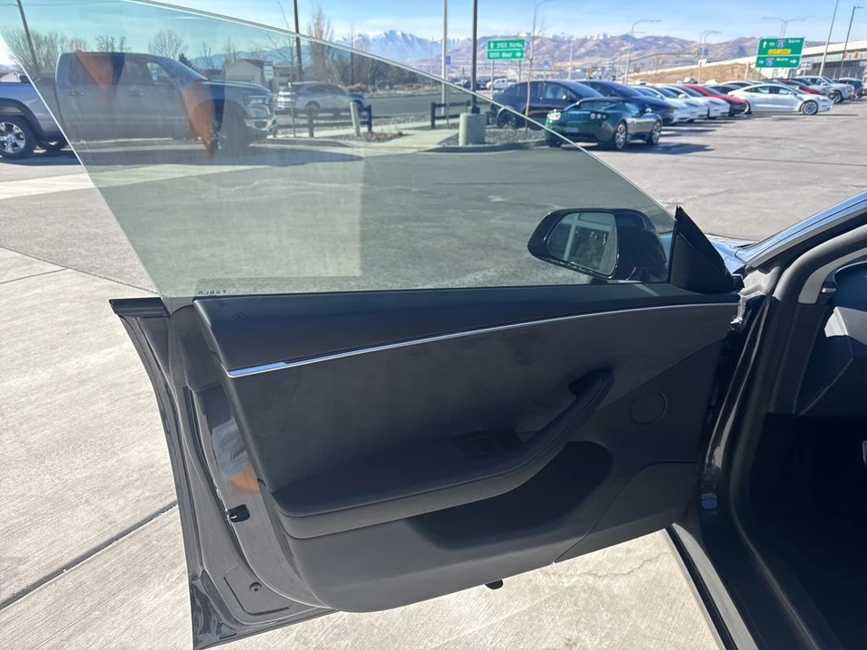 2024 Tesla Model 3 Performance - Image 11 of 21