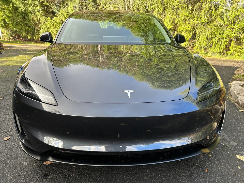2024 Tesla Model 3 Performance - Image 6 of 31