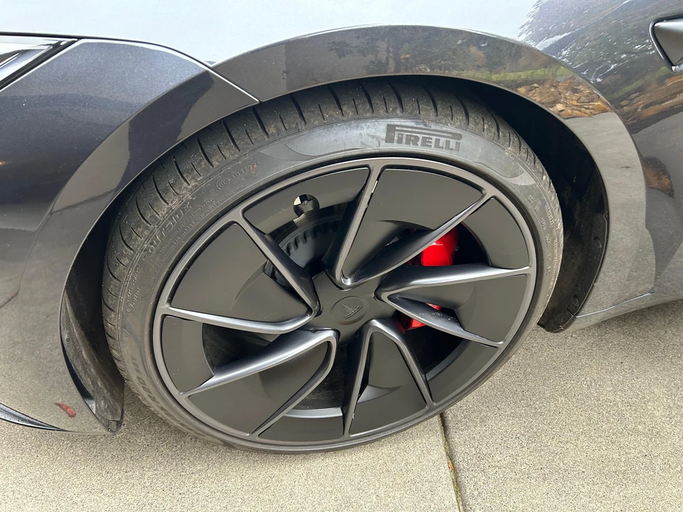 2024 Tesla Model 3 Performance - Image 20 of 31