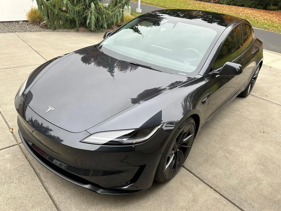 2024 Tesla Model 3 Performance - Image 8 of 31