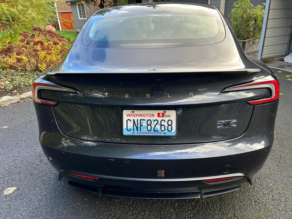 2024 Tesla Model 3 Performance - Image 10 of 31