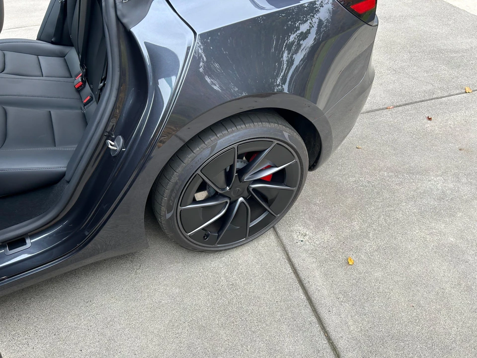 2024 Tesla Model 3 Performance - Image 21 of 31
