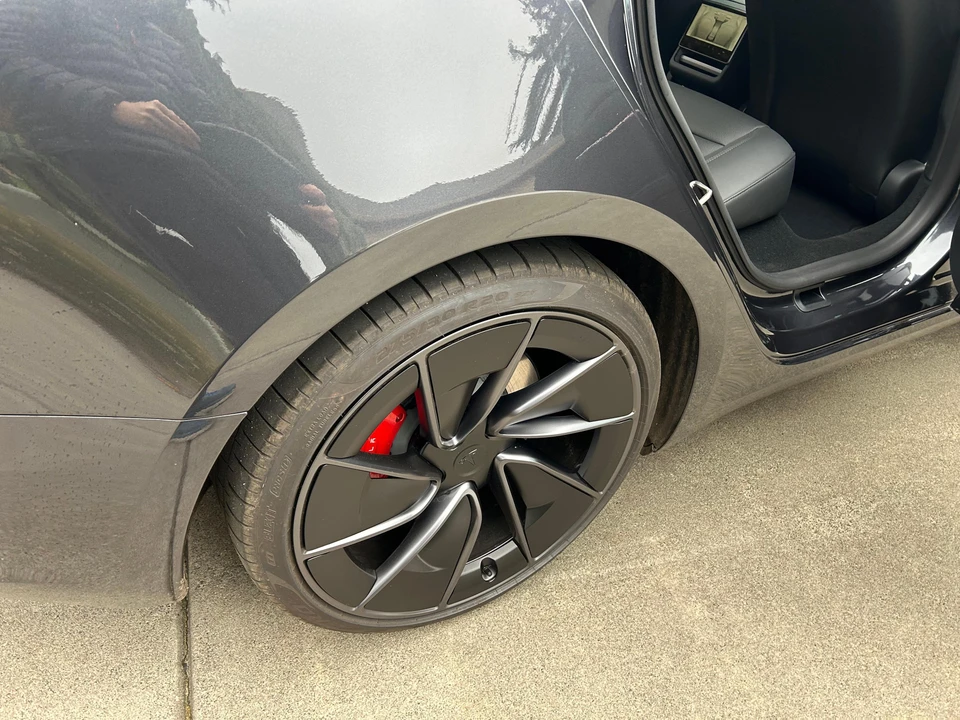 2024 Tesla Model 3 Performance - Image 22 of 31