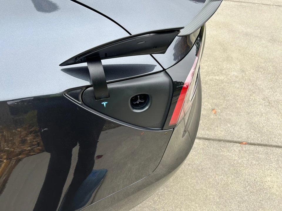 2024 Tesla Model 3 Performance - Image 18 of 31