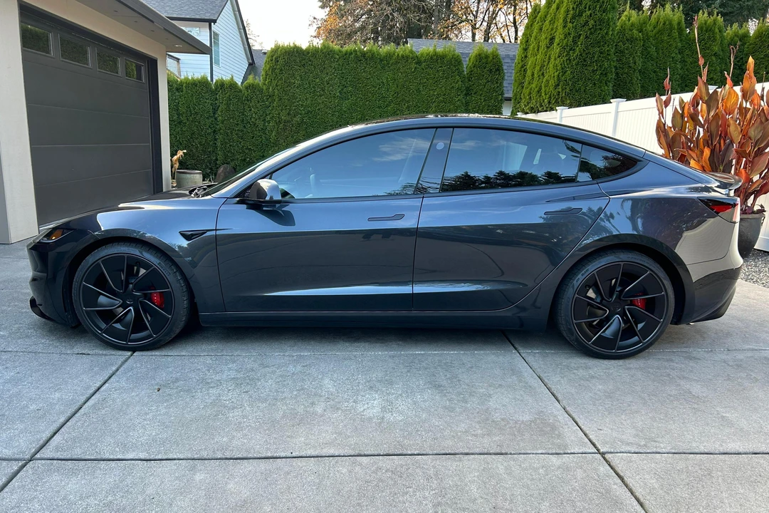 2024 Tesla Model 3 Performance - Image 3 of 31