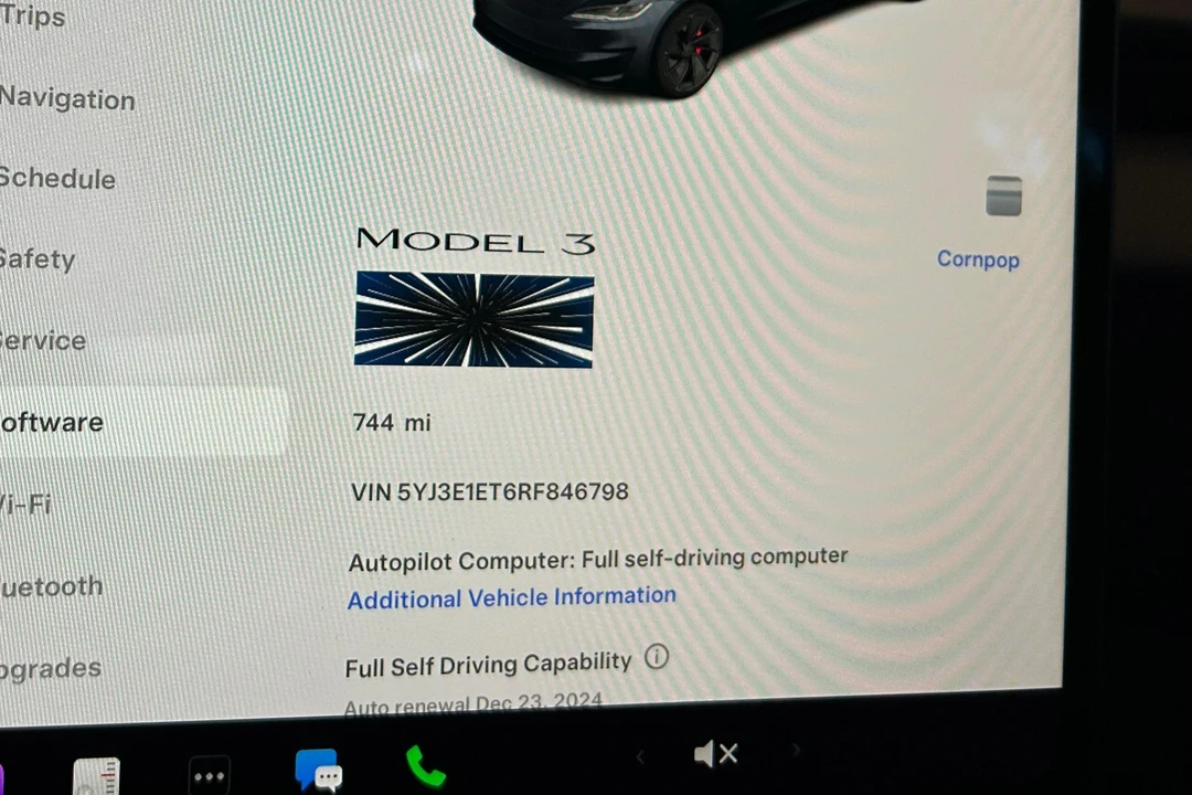 2024 Tesla Model 3 Performance - Image 27 of 31